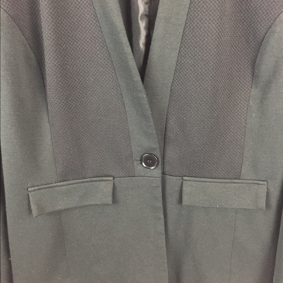 *3 for $30* Large black blazer - Picture 5 of 7